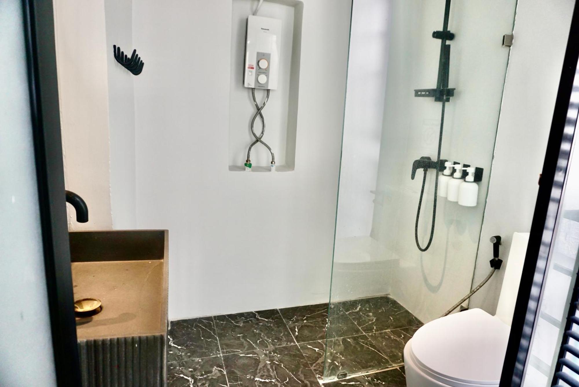 Hip And Funky Apartment Silom Soi 3, With Rooftop View Бангкок Экстерьер фото