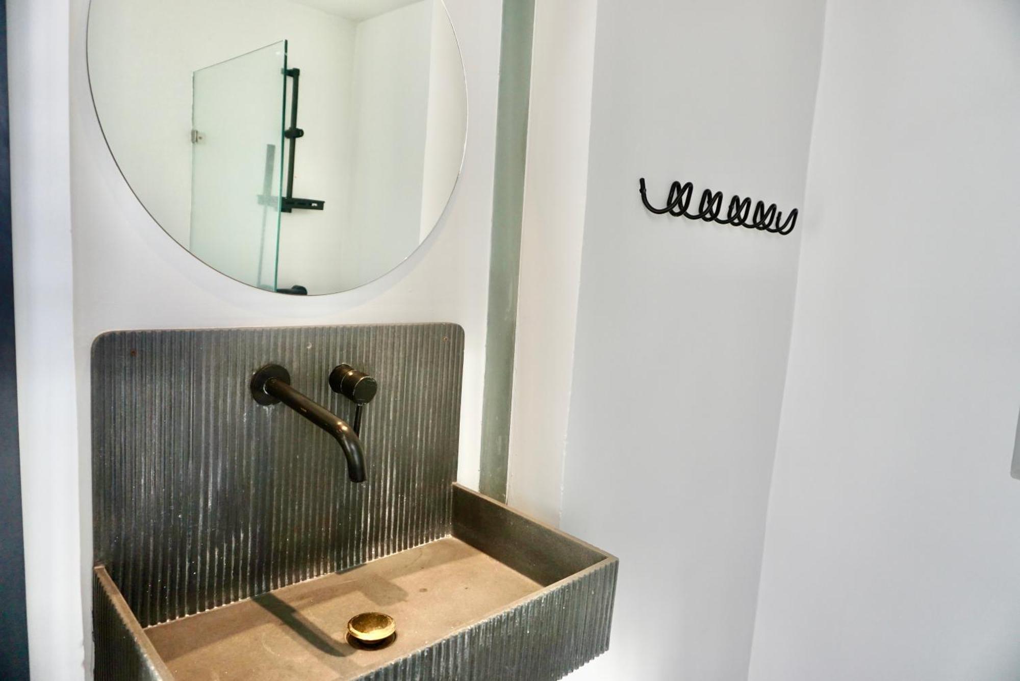 Hip And Funky Apartment Silom Soi 3, With Rooftop View Бангкок Экстерьер фото