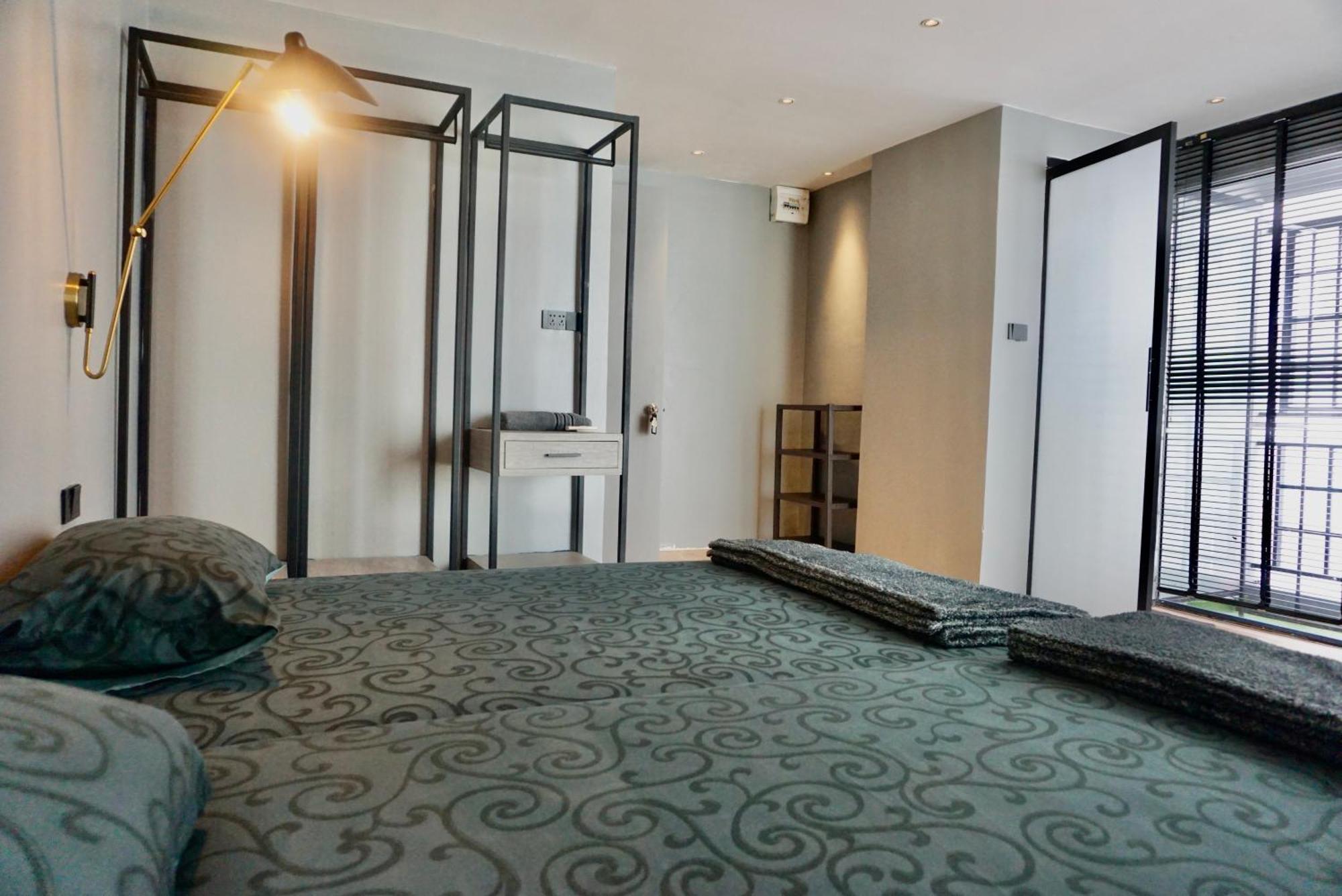 Hip And Funky Apartment Silom Soi 3, With Rooftop View Бангкок Экстерьер фото