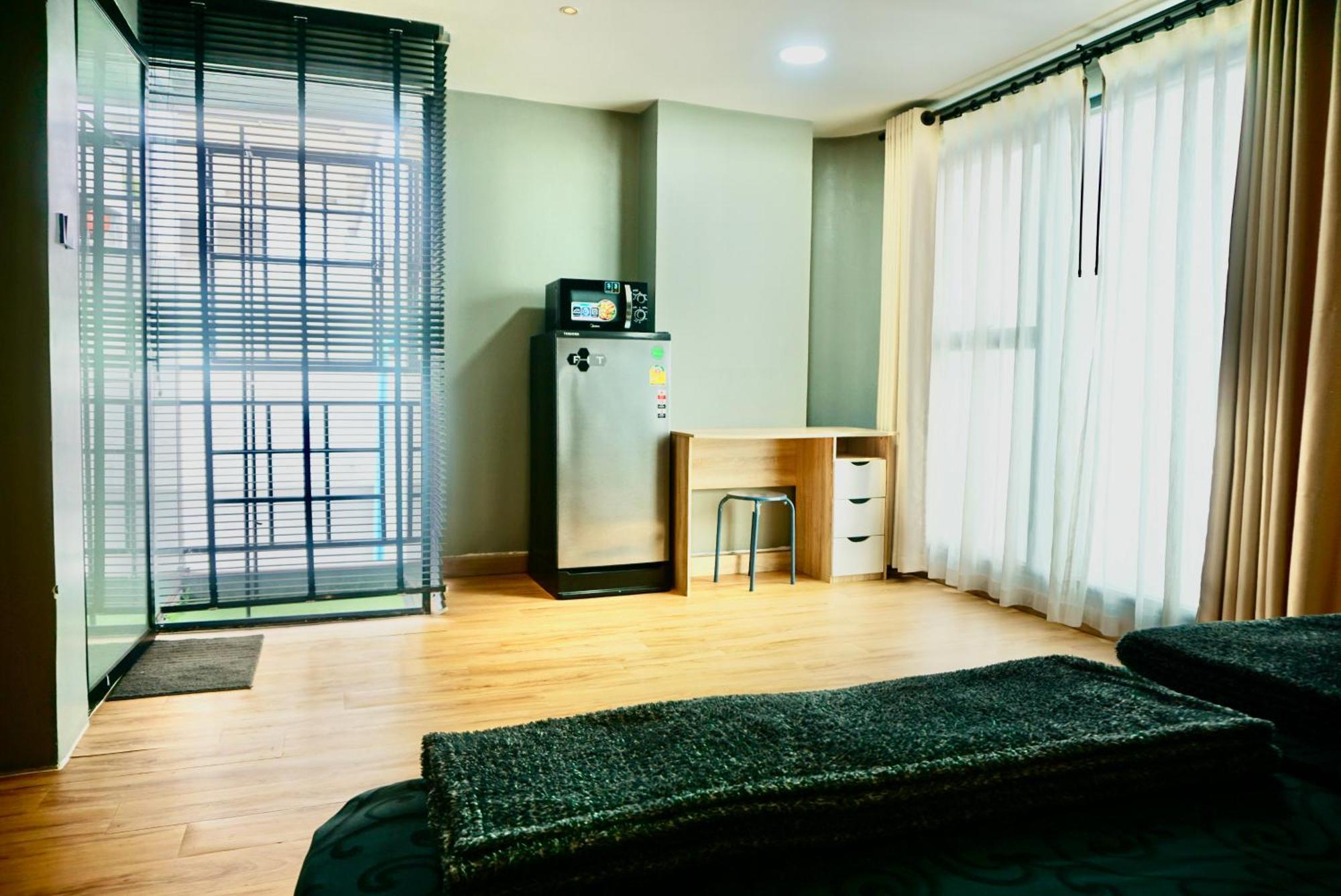 Hip And Funky Apartment Silom Soi 3, With Rooftop View Бангкок Экстерьер фото