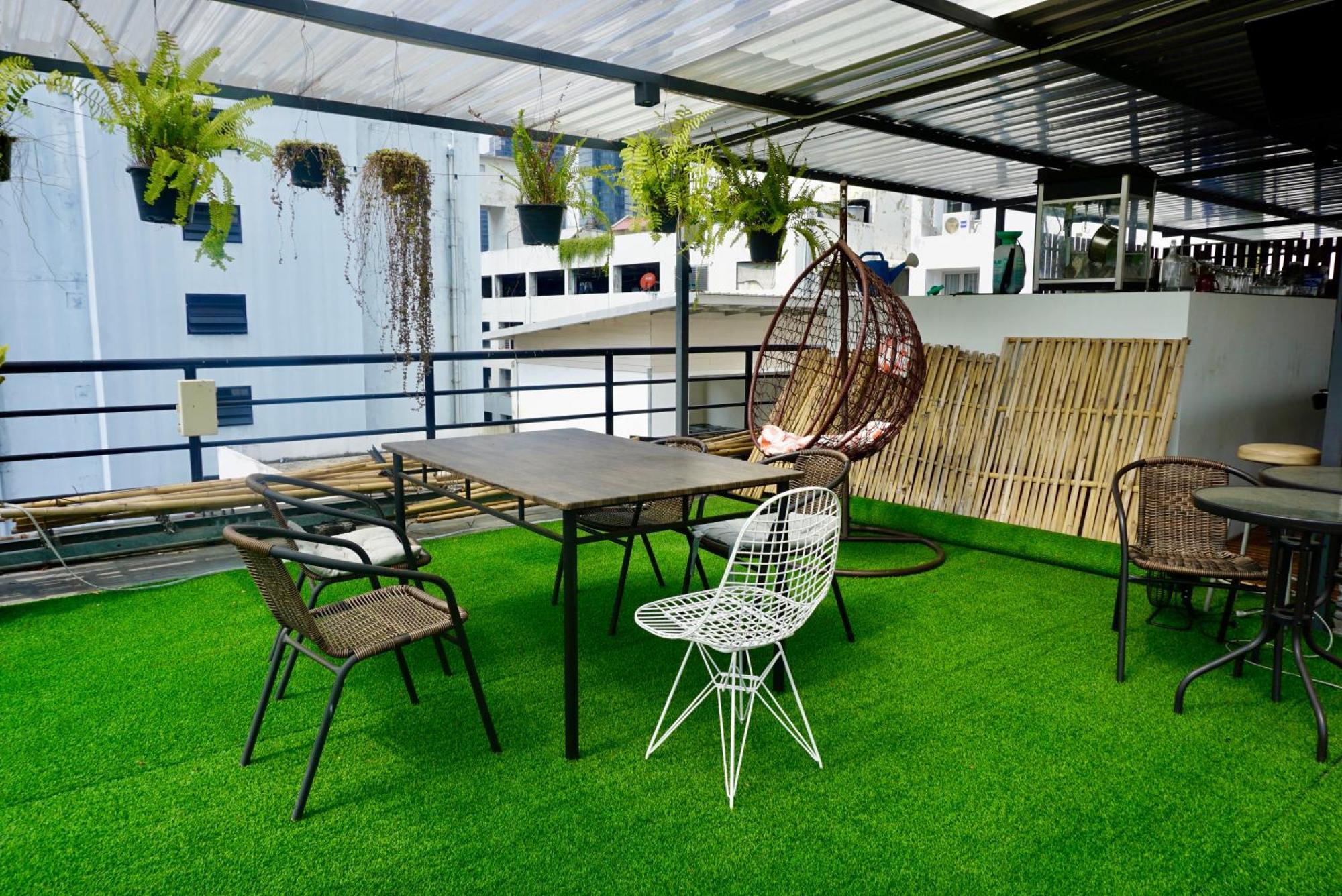 Hip And Funky Apartment Silom Soi 3, With Rooftop View Бангкок Экстерьер фото