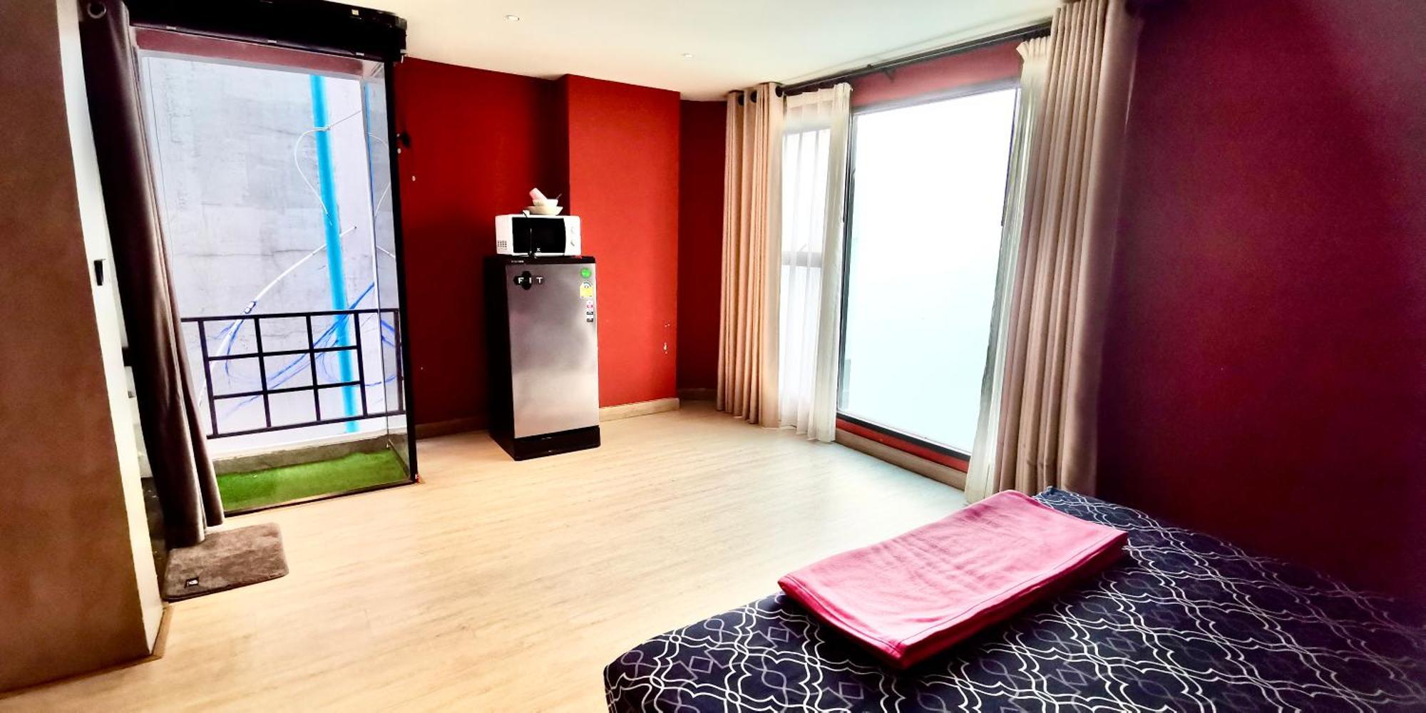 Hip And Funky Apartment Silom Soi 3, With Rooftop View Бангкок Экстерьер фото